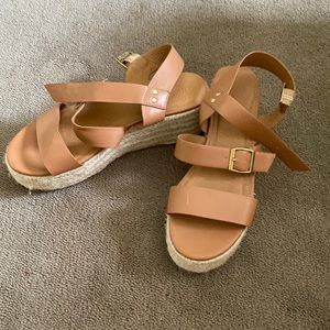 Urban Outfitters Platform Sandals size 9